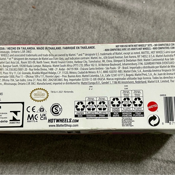 Special Holiday Sale Price! Hot Wheels Mario Kart Toy Car Set - Picture 7 of 7